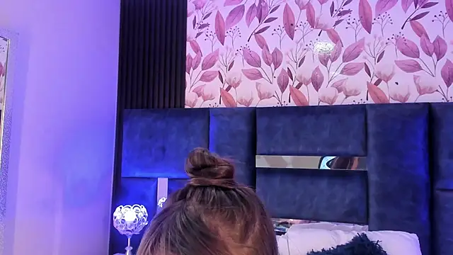 Snapshot of AmmyJones_ chatting on 8, 9, 2025 AmmyJones online show from 8, 9, 2025