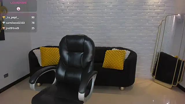 VeronicaCruz  online show from 14, 2, 2025