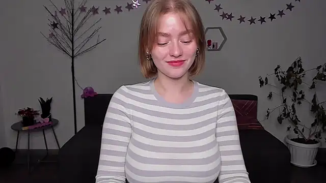 AidaPerry online show from 12, 12, 2024