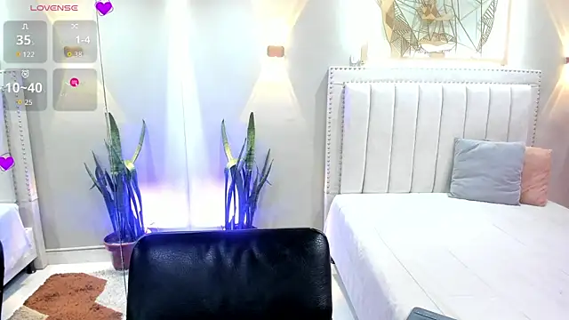 Snapshot of StefyGil_ chatting on 18, 11, 2025 StefyGil online show from 18, 11, 2025