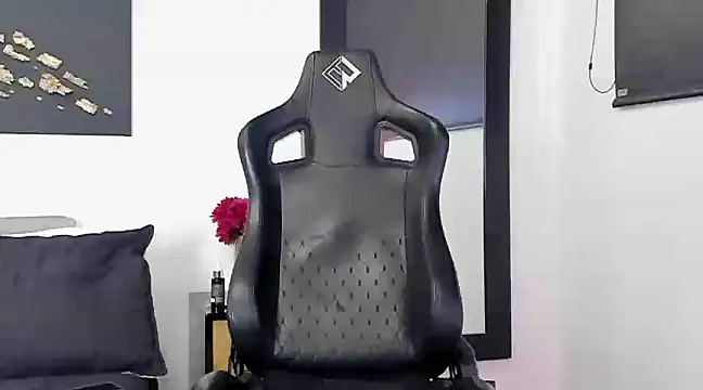 Dereck vega online show from 8, 3, 2025