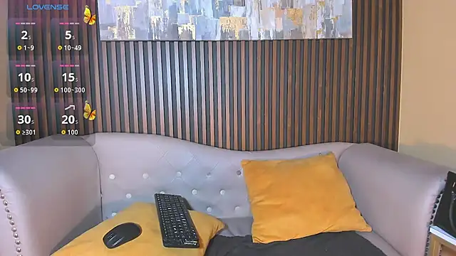 Nahiajhonson  online show from 20, 9, 2025