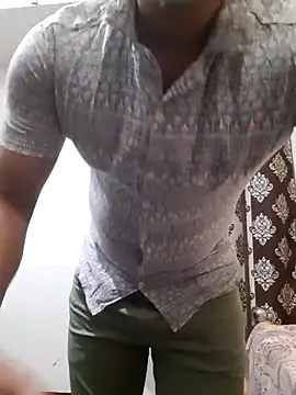 Snapshot of Guyinshortss chatting on 15, 11, 2025 Guyinshortss online show from 15, 11, 2025