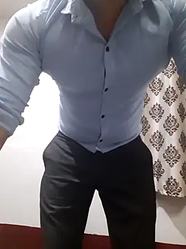 Snapshot of Guyinshortss chatting on 7, 2, 2026 Guyinshortss online show from 7, 2, 2026