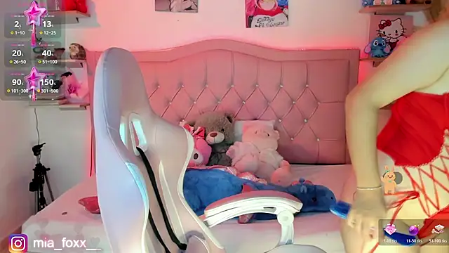 Snapshot of Mia_foxx_ chatting on 11, 11, 2025 Mia foxx online show from 11, 11, 2025