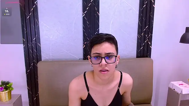 Snapshot of Cutie_Shy_ chatting on 13, 10, 2025 Cutie Shy online show from 13, 10, 2025