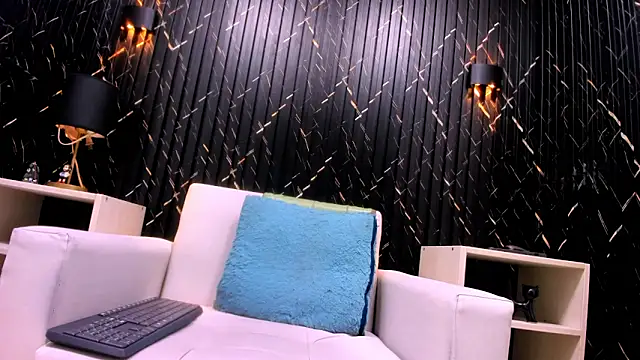 Cutie Shy  online show from 2, 11, 2025