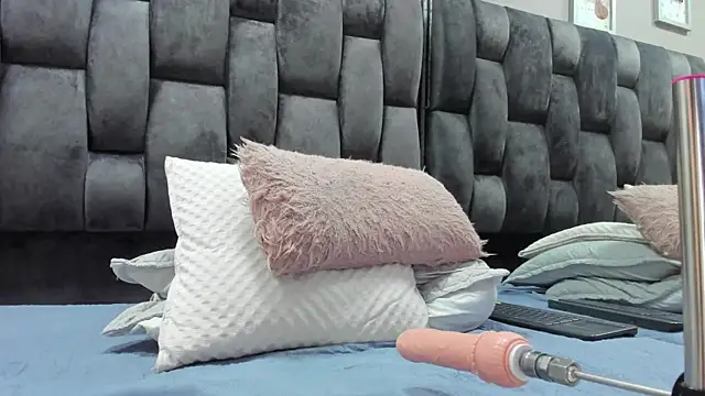 Snapshot of camila__herrera chatting on 13, 12, 2024 camila herrera online show from 13, 12, 2024