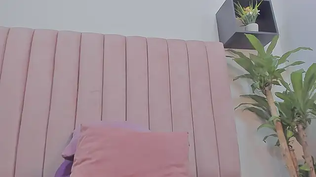 Snapshot of camila__herrera chatting on 26, 2, 2025 camila herrera online show from 26, 2, 2025