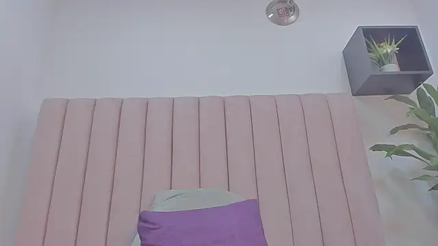 Snapshot of camila__herrera chatting on 19, 3, 2025 camila herrera online show from 19, 3, 2025