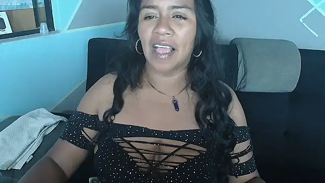 Snapshot of saggil23 chatting on 7, 7, 2026 saggil23 online show from 7, 7, 2026