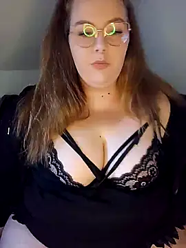 Snapshot of _Julie_x chatting on 9, 10, 2025  Julie x online show from 9, 10, 2025