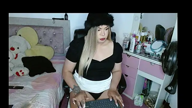 Snapshot of kim_hot69_ chatting on 16, 11, 2025 kim hot69 online show from 16, 11, 2025