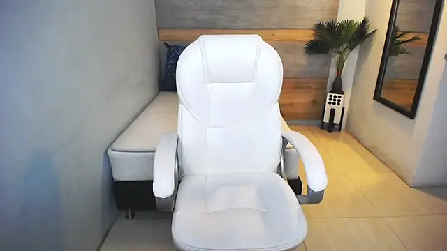 liseth fox online show from 10, 12, 2024