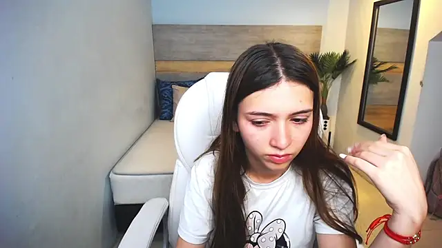 liseth fox online show from 11, 12, 2024