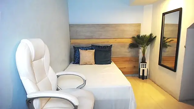 liseth fox online show from 4, 1, 2025