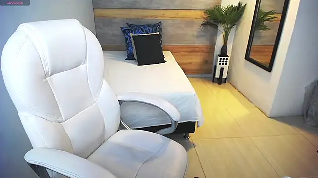 liseth fox online show from 6, 3, 2025