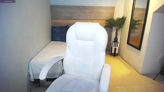 liseth fox online show from 8, 3, 2025