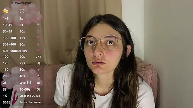 Snapshot of lessliee22_ chatting on 26, 4, 2026 lessliee22 online show from 26, 4, 2026