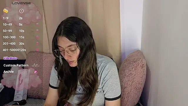 Snapshot of lessliee22_ chatting on 2, 5, 2026 lessliee22 online show from 2, 5, 2026