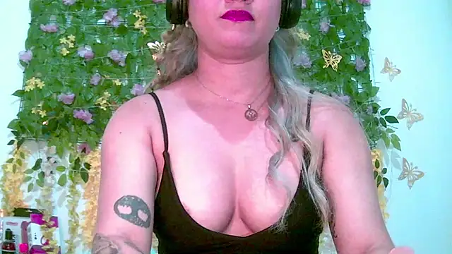 Crysrus online show from 4, 5, 2026