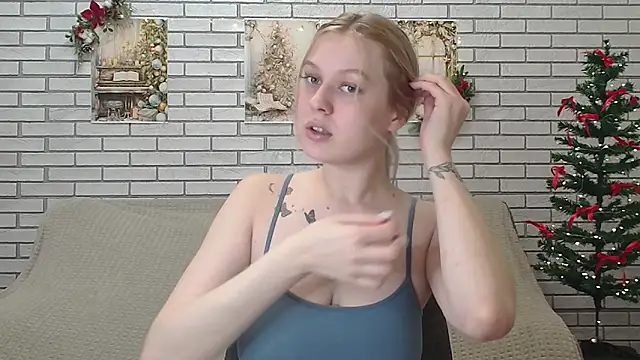 Snapshot of EmiliaDuchess chatting on 19, 12, 2024 EmiliaDuchess online show from 19, 12, 2024