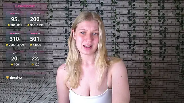 Snapshot of EmiliaDuchess chatting on 9, 9, 2025 EmiliaDuchess online show from 9, 9, 2025