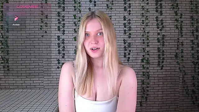 Snapshot of EmiliaDuchess chatting on 11, 10, 2025 EmiliaDuchess online show from 11, 10, 2025