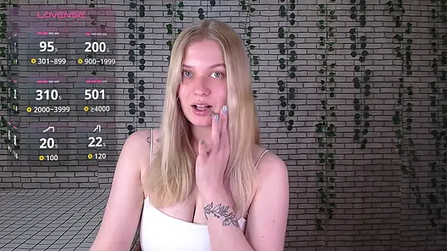 Snapshot of EmiliaDuchess chatting on 15, 10, 2025 EmiliaDuchess online show from 15, 10, 2025