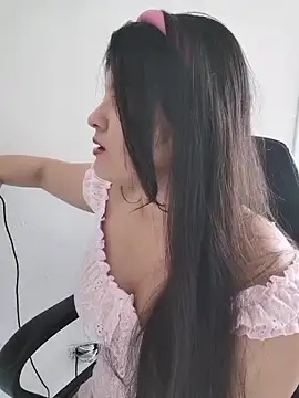 lilpervertgirl online show from 4, 4, 2026