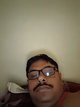 Snapshot of Srmotrs chatting on 5, 4, 2026 Srmotrs online show from 5, 4, 2026