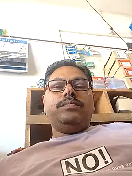 Snapshot of Srmotrs chatting on 12, 4, 2026 Srmotrs online show from 12, 4, 2026