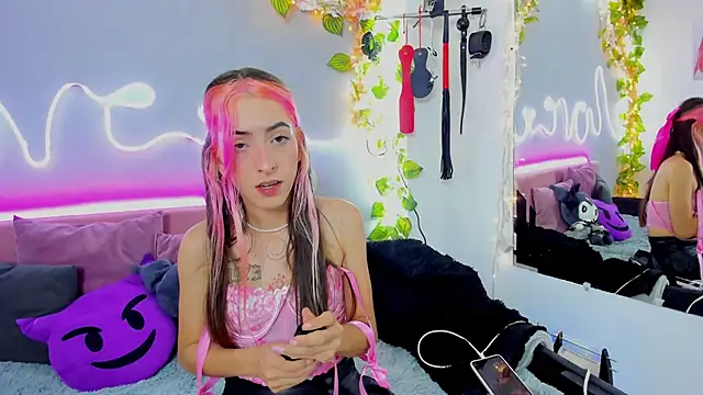 YouliteSllut2 online show from 10, 1, 2025