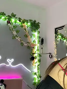 YouliteSllut2 online show from 28, 2, 2025