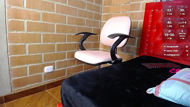 sharol espitia online show from 12, 12, 2024