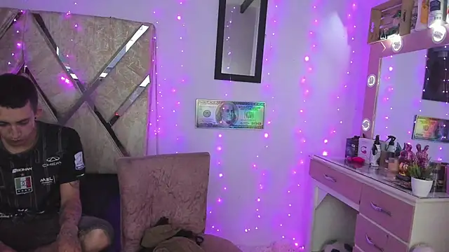 parejacaliente20154 online show from 3, 12, 2025