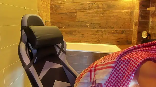 Snapshot of Amir_Abdull chatting on 13, 12, 2024 Amir Abdull online show from 13, 12, 2024