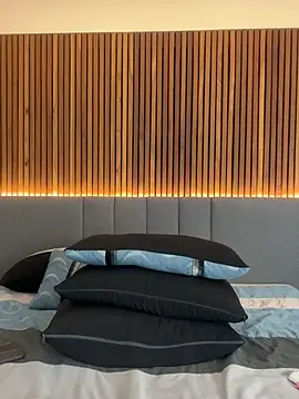 EmiilyAdams  online show from 21, 3, 2025