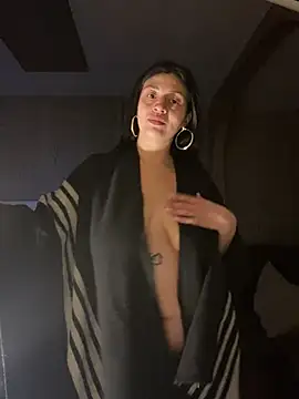 Snapshot of kriztal_pretty chatting on 8, 12, 2024 kriztal pretty online show from 8, 12, 2024