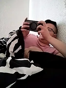 bisexualboy05 online show from 20, 9, 2025