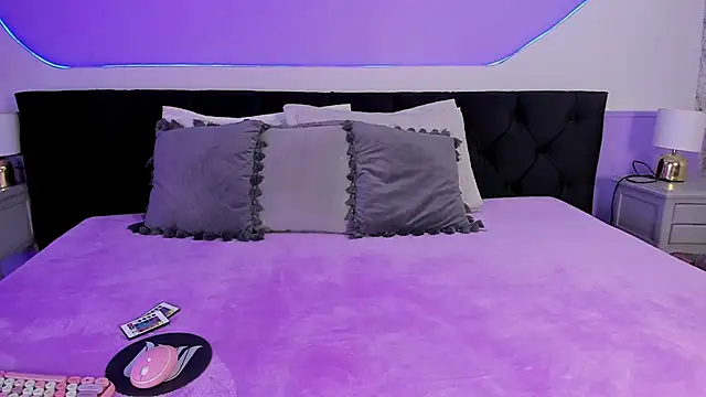 Julieta Cortes   online show from 20, 9, 2025