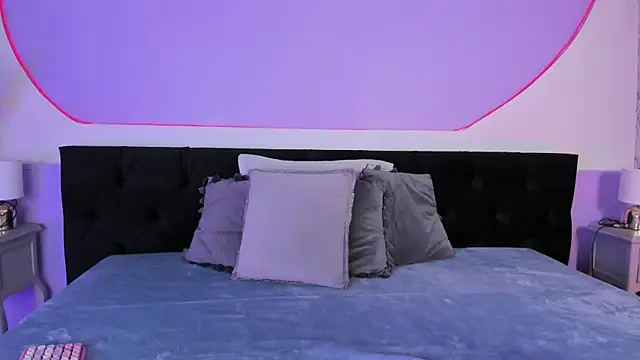 Julieta Cortes   online show from 20, 11, 2025