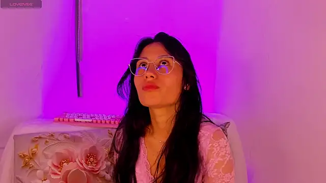 NayeCloud online show from 27, 2, 2026