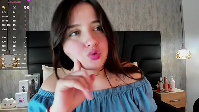 Snapshot of Sabrina_Lennox chatting on 7, 2, 2025 Sabrina Lennox online show from 7, 2, 2025
