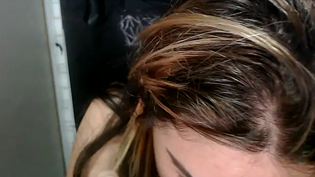 Snapshot of love_and_Lust chatting on 15, 10, 2025 love and Lust online show from 15, 10, 2025