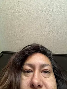 Snapshot of xLadyScarlettx chatting on 28, 10, 2025 xLadyScarlettx online show from 28, 10, 2025