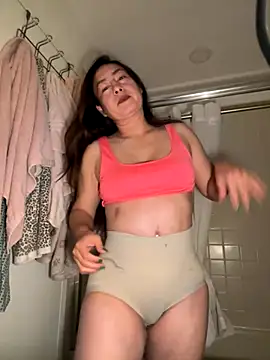 Snapshot of xLadyScarlettx chatting on 28, 11, 2025 xLadyScarlettx online show from 28, 11, 2025