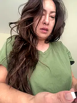 Snapshot of xLadyScarlettx chatting on 14, 12, 2025 xLadyScarlettx online show from 14, 12, 2025