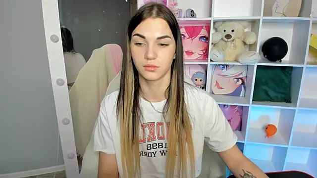 Snapshot of Hellen_Moore chatting on 6, 12, 2024 Hellen Moore online show from 6, 12, 2024