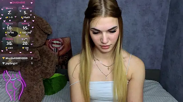 Snapshot of Hellen_Moore chatting on 28, 10, 2025 Hellen Moore online show from 28, 10, 2025